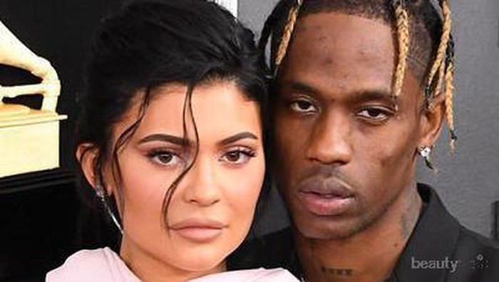 Dua Tahun Menjalin Asmara, Kylie Jenner dan Travis Scott Dikabarkan Putus! Dua Tahun Menjalin Asmara, Kylie Jenner dan Travis Scott Dikabarkan Putus!