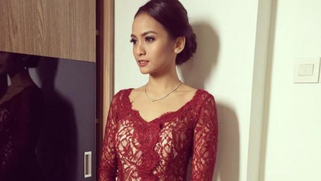 Beragam Pilihan Warna  Kebaya yang  Cocok  Untuk  Kulit Sawo  