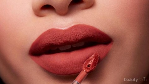 Tips Agar Lipstik Matte Tidak Membuat Bibir Kering Tips Agar Lipstik Matte Tidak Membuat Bibir Kering