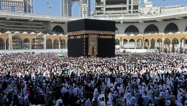 Terapkan Aturan Haji Baru, Jemaah Dilarang Menyentuh Kabah