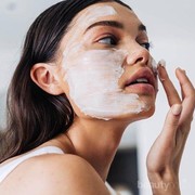 Irit dan Mudah, Ini 5 Step Facial Wajah yang Bisa Kamu Lakukan Sendiri di Rumah