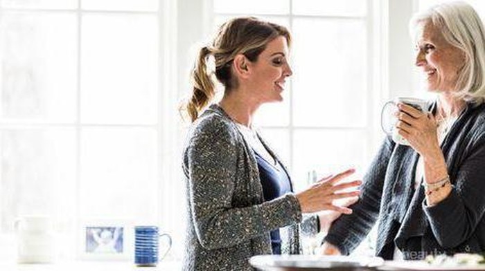 Luluhkan Hati Calon Mertua dengan 6 Pilihan Kado Berikut Ini