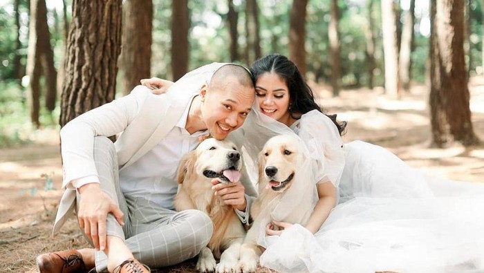 Menyatu dengan Alam, Intip 6 Inspirasi Foto Prewedding ala Presenter Bima Aryo