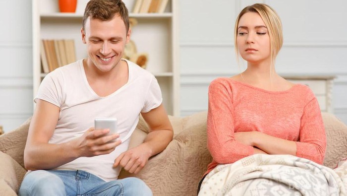Tips Mengatasi Cemburu Berlebihan Terhadap Pasangan