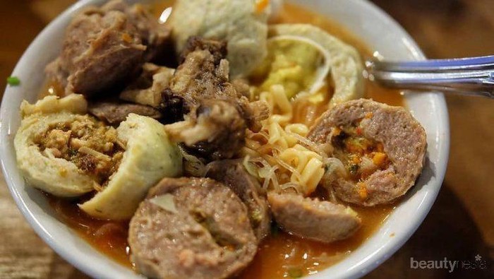 Unik! Yuk Coba Bakso Isi Ayam Betutu yang Super Enak di Bali Ini