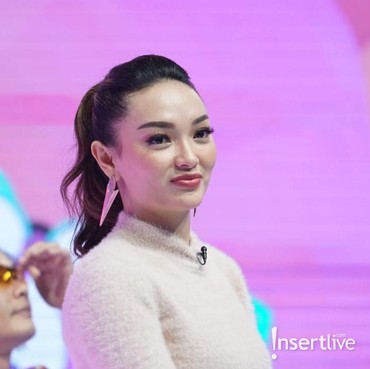 Resmi Menikah, Zaskia Gotik Curhat Sedih Tak Bisa Liburan