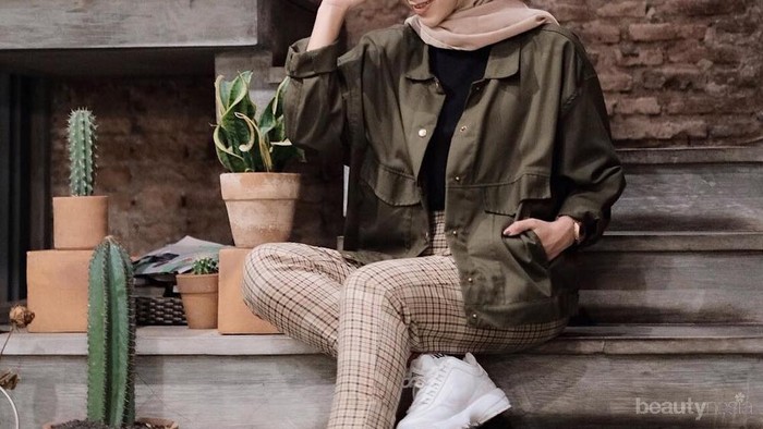8 Style Boyish Anti Ribet ala Selebgram Yulia Wijayanti