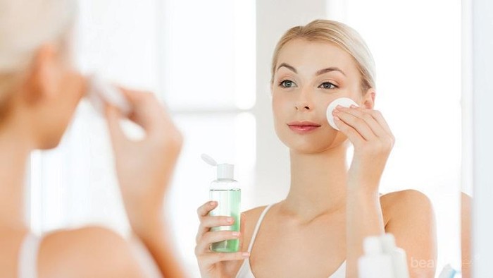 Bikin Glowing, 5 Exfoliating Toner untuk Cerahkan Kulit Kusammu