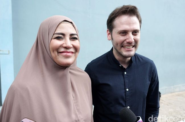 Cerita Cinta Penelope Berjuang Pulih dari Keguguran dan Kanker