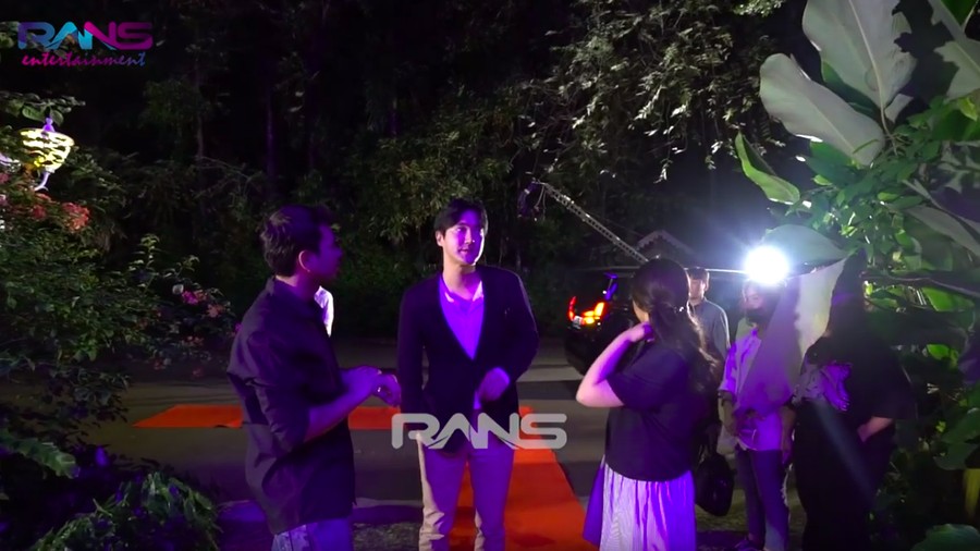 Raffi Ahmad siapkan kejutan-kejutan yang menghebohkan saat Choi Siwon menyambangi rumahnya.