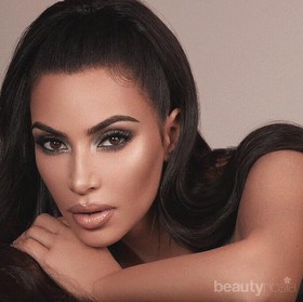 Selain Kim Kardashian, Ternyata 5 Seleb Ini Juga Hobi Pakai Fundation Badan!