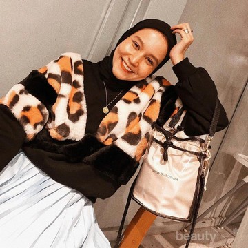 Mix and Match Outfit Motif Animal Print ala Selebgram Hijab Nissa Chair