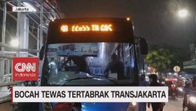 VIDEO: Bocah Tewas Tertabrak Transjakarta