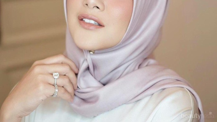 Mantap Hijrah, Ini 5 Gaya Hijab Segiempat Cantik ala Olla Ramlan