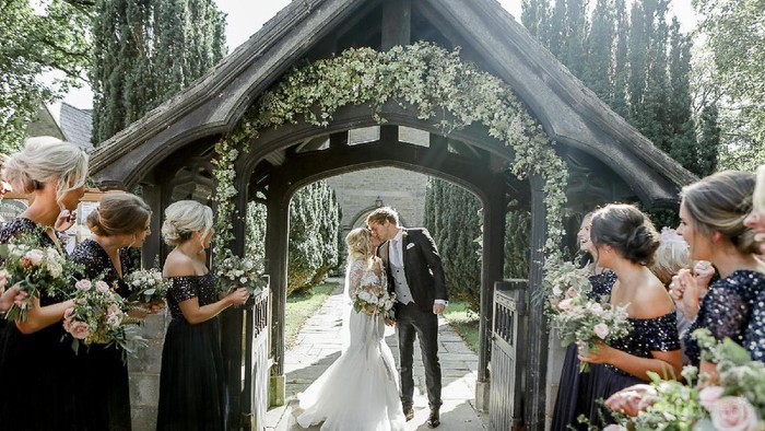 [FORUM] Ngeliat pesta pernikahan outdoor temanya garden party kelihatannya seru deh, tertarik?