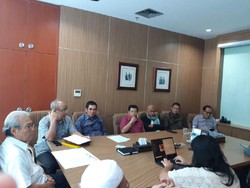 Sebut Bayar 11 Fraksi MPR Uang Berkarung-karung, Eks Rektor UGM Disomasi