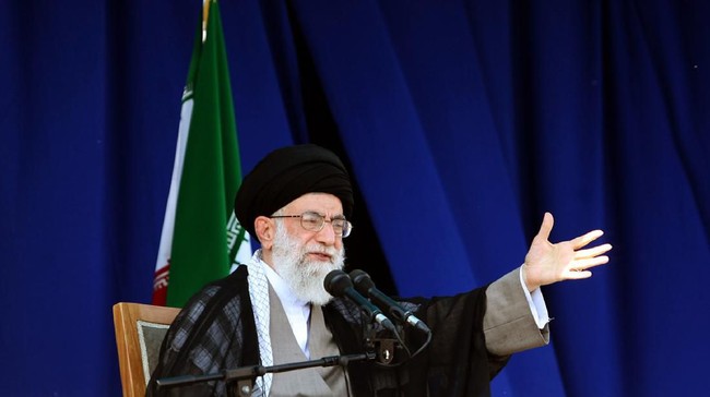 Pemimpin Iran Ali Khamenei perintah tentaranya pelajari taktik musuh usai serangan drone Israel ke kota nuklir Isfahan.