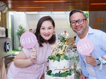 Intip Unik dan Imutnya Momen Baby Shower Mona Ratuliu
