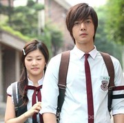 5 Tips Menggaet Kakak Kelas yang Cuek, Bikin Dia Ngelirik Kamu!