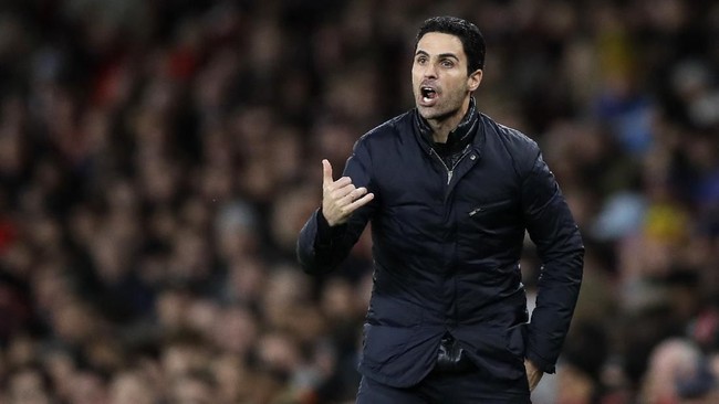 Kursi manajer Mikel Arteta makin panas usai Arsenal kembali menelan kekalahan dari Everton akhir pekan kemarin.