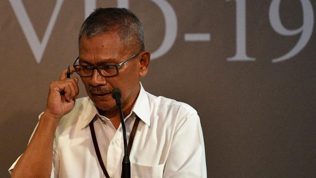 Jumlah ODP di Indonesia 178.883 Orang, PDP 15.645 Juru bicara pemerintah untuk penanganan COVID-19 Achmad Yurianto memberikan keterangan pers di Kantor Presiden, Jakarta, Jumat (13/3/2020). Pemerintah menyatakan hingga Jumat 13 Maret pasien positif COVID-19 di Indonesia bertambah dari 34 menjadi total 69 kasus, lima diantaranya dinyatakan sembuh dan empat diantaranya meninggal dunia. ANTARA FOTO/Sigid Kurniawan/aww.