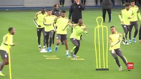 VIDEO: Corona Serang Sepak Bola Internasional