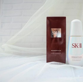 Review: SK-II GenOptics Aura Essence Bisa Efektif Mencerahkan Wajah?