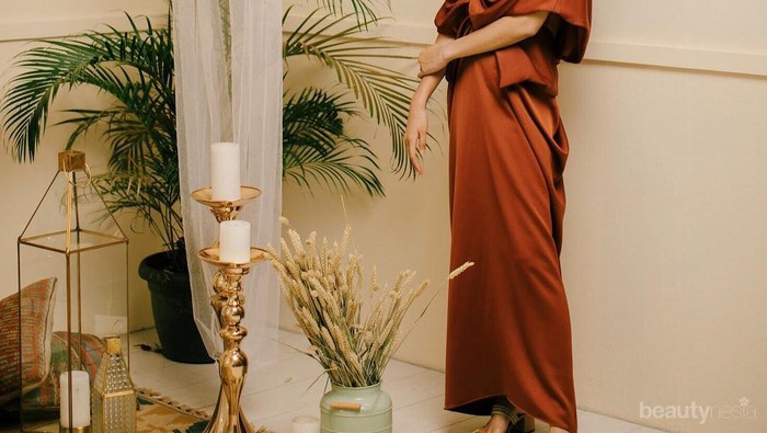 5 Style Alika Islamadina dengan Kaftan Cantik dan Elegan untuk Silaturahmi