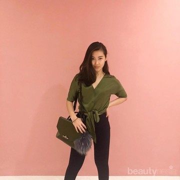 img-title 8 Gaya Chic Karen Vendela, Tunangan Boy William