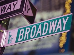 Panggung Broadway New York Ditutup hingga 7 Juni
