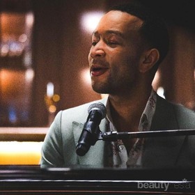 John Legend Ciptakan Lagu "Oh Pitera™" di Episode Pertama PITERA™ Masterclass, Seperti Apa ya? Catchy Banget Lho!