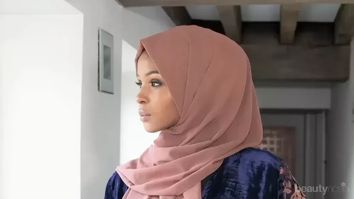 Bingung Pakai Apa untuk Pesta? 8 Busana Muslim Berwarna Navy Ini Bisa Jadi Jawabannya!