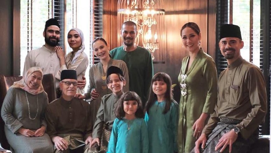 Bunga Citra Lestari sangat dekat dan kompak dengan keluarga Ashraf Sinclair.