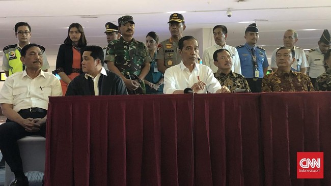 Presiden Joko Widodo memastikan insentif untuk tenaga medis yang menangani pasien corona. Dokter spesialis akan mendapatn Rp15 juta, dokter umum Rp10 juta.