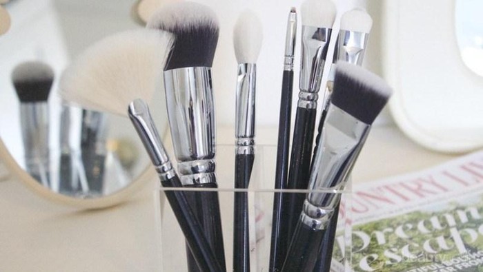 Intip Tips Pilih Foundation Brush Terbaik untuk Ratakan Foundation di Sini!