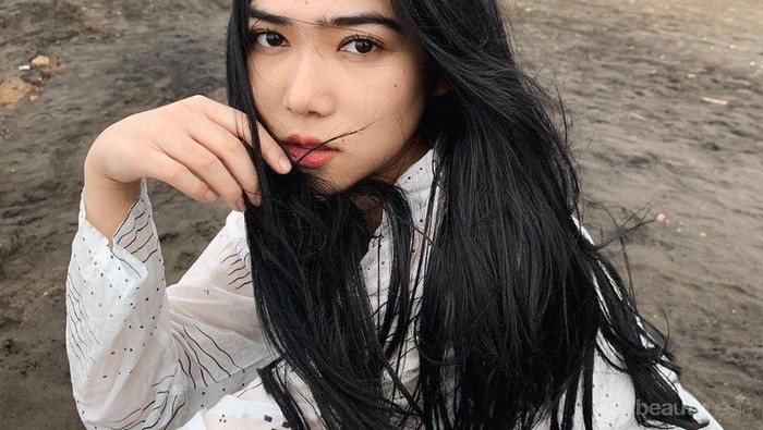 Mau Punya Alis Tebal dengan Cepat? Coba 6 Bahan Alami Ini Ladies!