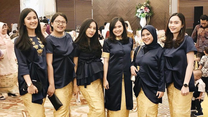 Inspirasi Padu Padan Baju Kondangan Hitam dan Gold yang Elegan Inspirasi Padu Padan Baju Kondangan Hitam dan Gold yang Elegan