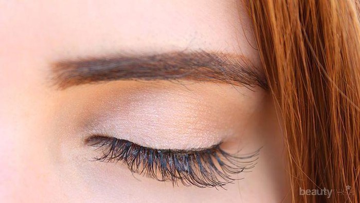 Bikin Bulu Mata Lebih Badai Tanpa Extension, Coba Bantuan 6 Bahan Alami Ini!