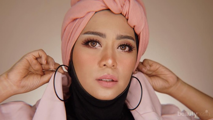 5 Pressed Powder Lokal Terbaik untuk Kulit Berminyak, Mulai dari Rp17 Ribuan! 5 Pressed Powder Lokal Terbaik untuk Kulit Berminyak, Mulai dari Rp17 Ribuan!