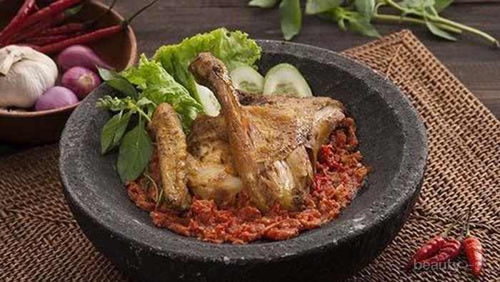 Rekomendasi Tempat Ayam Penyet di Jakarta yang Bikin Nagih Rekomendasi Tempat Ayam Penyet di Jakarta yang Bikin Nagih