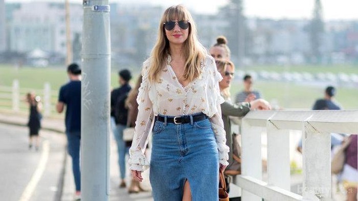 Ingin atau Suka Pakai Rok Denim? Yuk, Intip Style Tips Ini!