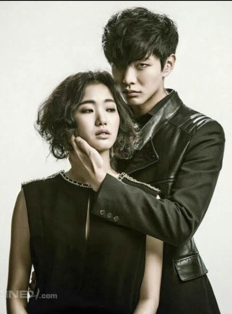 Sebelum dengan lee Min Ho, 7 aktor tampan ini pernah menjadi kekasih Kim Go Eun di film, menurut Insertizen lebih cocok yang mana?