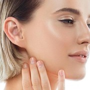 Ingin Kulit Lembap dan Kenyal, Carilah Hyaluronic Acid pada Produk Skincare