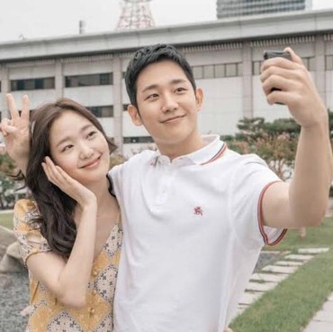 Selain Lee Min Ho, 7 Aktor Tampan Pernah Jadi Kekasih Kim Go Eun