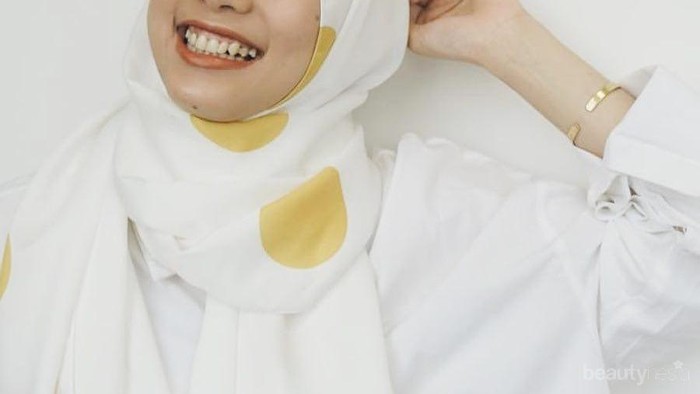 Tak Melulu Hitam, Begini Penampilan Cantik Jenahara dengan Hijab Motif