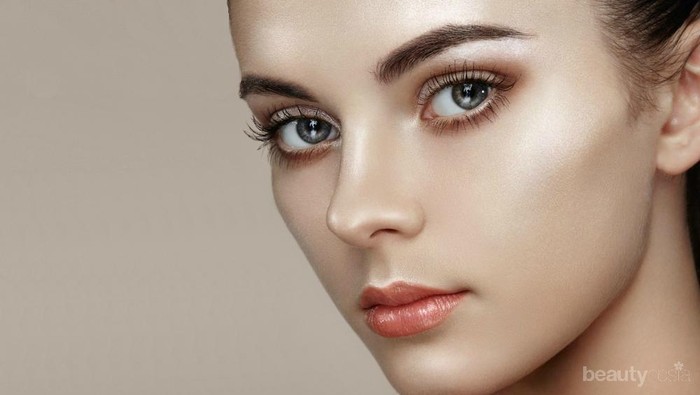 Tertarik Coba Contour Wajah Tanpa Bronzer yang Hasilkan Dewy Skin? Coba Trik Ini!
