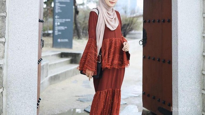 Inspirasi Hijab Cantik di Bulan Puasa, Lihat Gaya Influencer Hamidah Rachmayanti