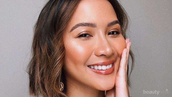 6 Langkah Mudah Membuat Makeup Dewy yang Super Glowing