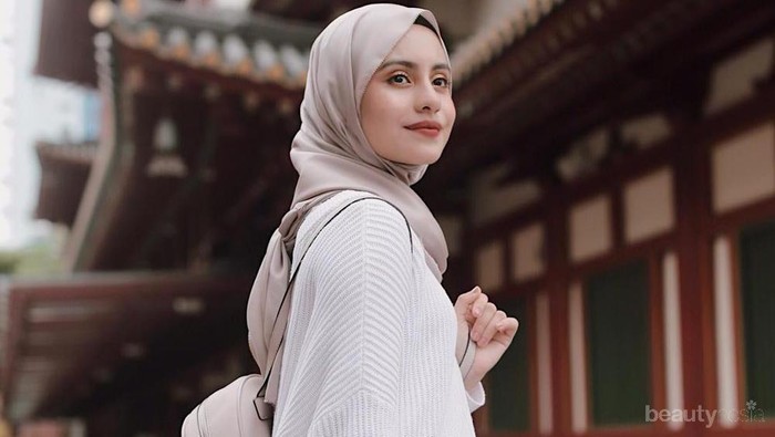Cantiknya Hijaber Malaysia Tasnim Shah, Punya Gaya Stylish yang Siap Dicontek!