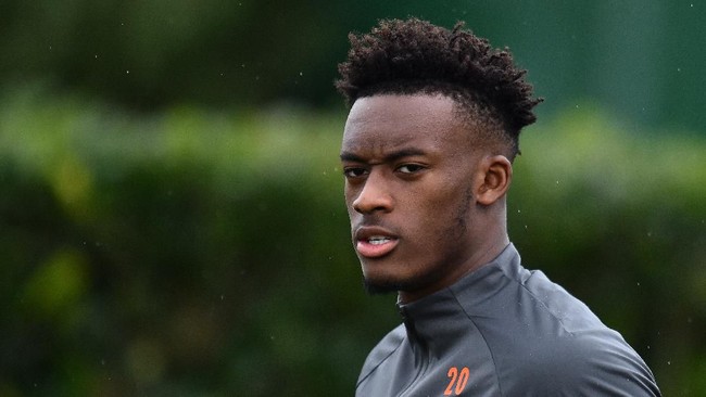 (FILES) In this file photo taken on November 04, 2019 Chelsea's English midfielder Callum Hudson-Odoi attends a training session at Chelsea's Cobham training facility in Stoke D'Abernon, southwest of London, on the eve of their UEFA Champions League Group H football match against Ajax. - Chelsea's players and coaching staff were ordered into isolation as Callum Hudson-Odoi became the first Premier League player confirmed to have the new coronavirus late on March 12, 2020. (Photo by Glyn KIRK / AFP)